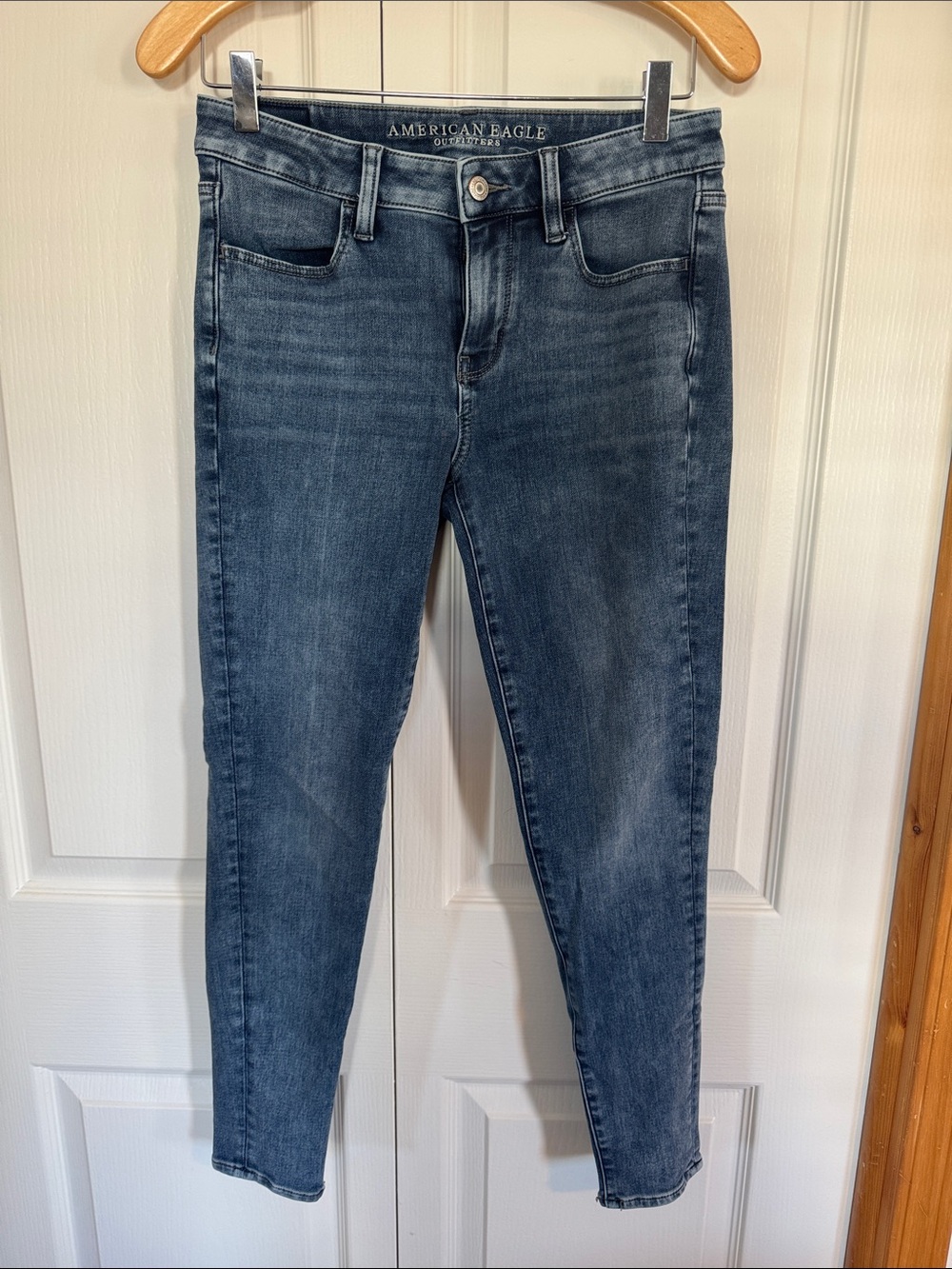 American Eagle Outfitters Medium Wash Skinny Jeans